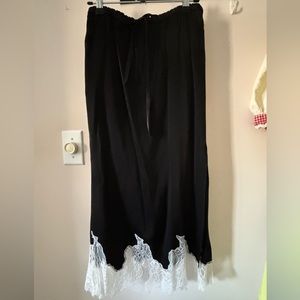 SATIN SLIP SKIRT W/ POCKETS 🖤🤍